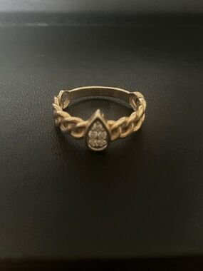 I Reiss 14k gold ring with diamond